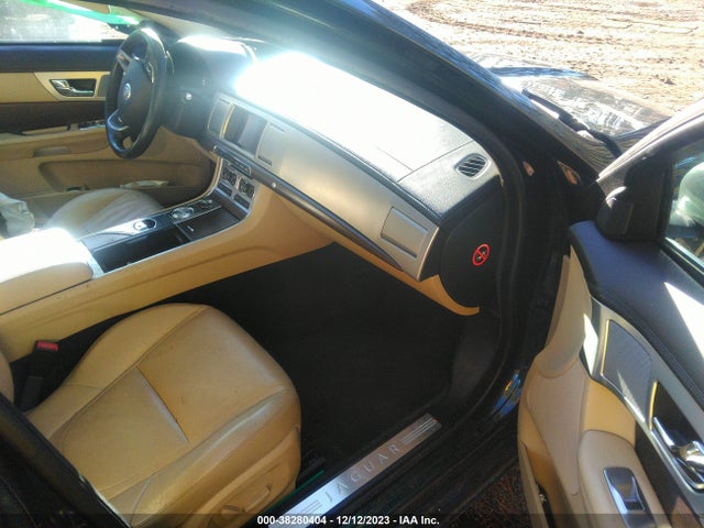 2012 JAGUAR XF SAJWA0FB0CLS35308 Photo 4