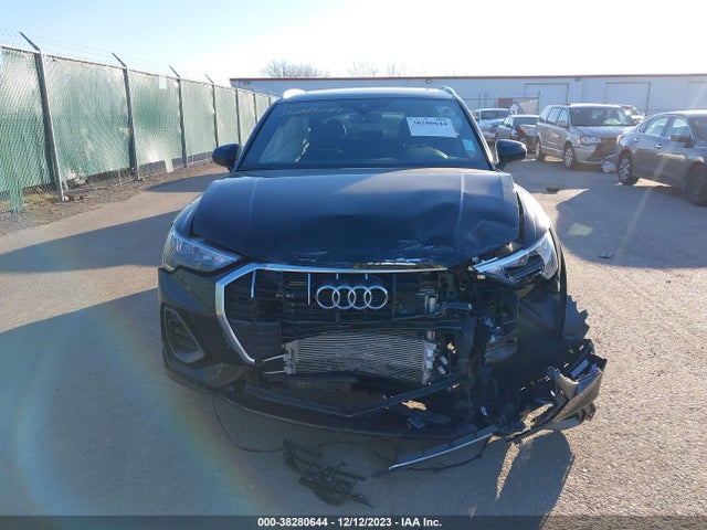 WA1DECF3XN1074012 Audi Q3 S Line Premium
