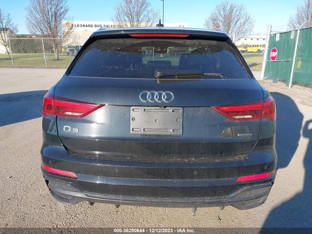 WA1DECF3XN1074012 Audi Q3 S Line Premium