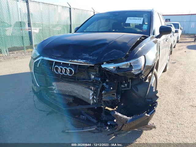 WA1DECF3XN1074012 Audi Q3 S Line Premium