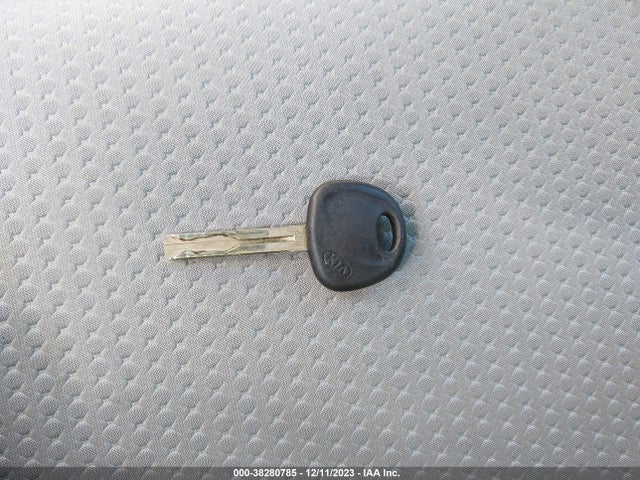 2012 KIA SORENTO LX VIN: 5XYKT3A68CG299286