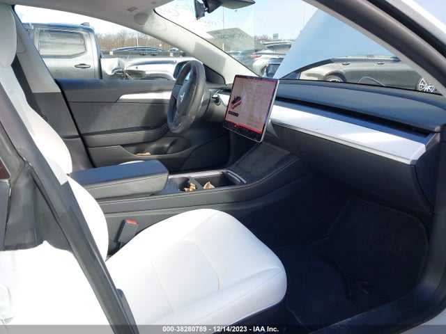 2022 TESLA MODEL 3 5YJ3E1EB5NF165761 Photo 4