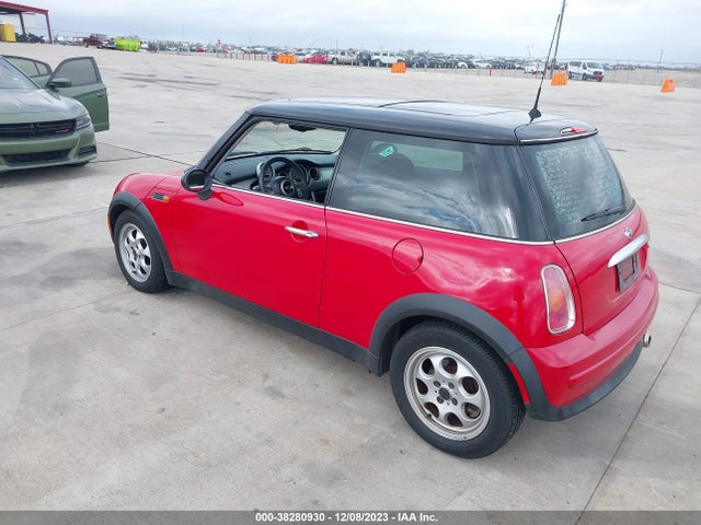 2003 MINI COOPER HARDTOP WMWRC334X3TJ51040 Photo 2