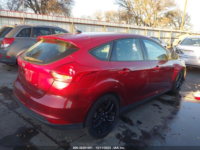 Ford FOCUS SE 2016 1FADP3K29GL201892 Image 4