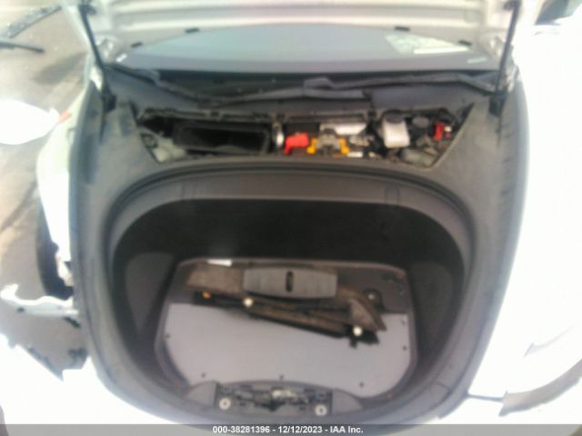 5YJ3E1EB4JF185638 Tesla MODEL 3