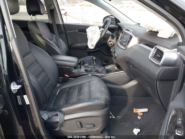 2016 KIA SORENTO EX VIN: 5XYPHDA13GG024898