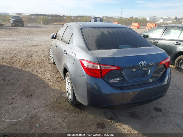 Toyota COROLLA LE 2018 5YFBURHE2JP783640 Image 3