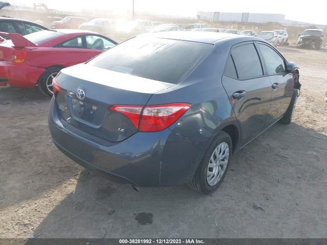 Toyota COROLLA LE 2018 5YFBURHE2JP783640 Image 4
