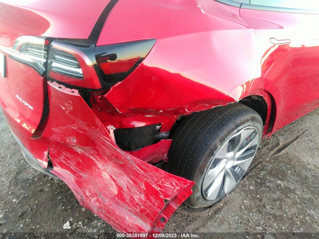 7SAYGDEE8PF629207 Tesla Model Y