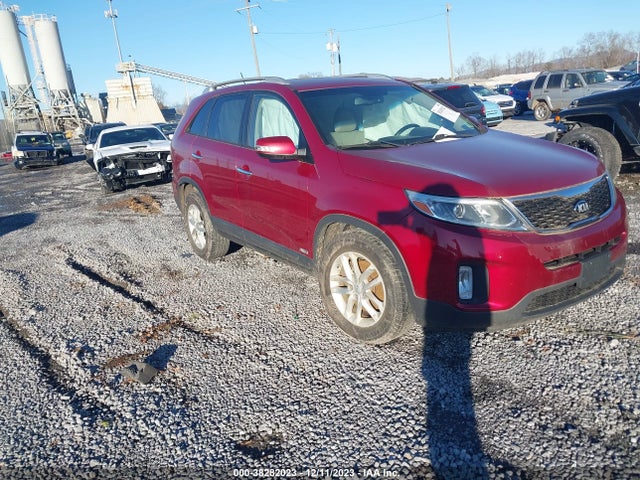 2015 KIA SORENTO LX VIN: 5XYKTCA63FG551689
