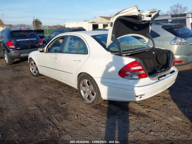 2006 MERCEDES-BENZ E-CLASS WDBUF83J56X198396 Photo 2