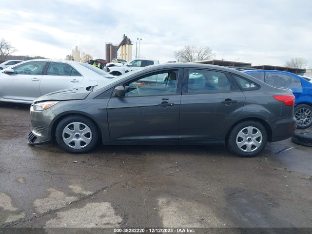 Ford FOCUS S 2016 1FADP3E27GL344058 Image 15