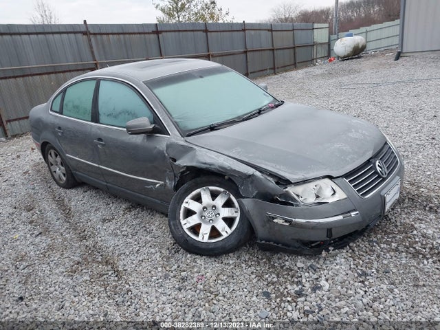 2003 VOLKSWAGEN PASSAT GLX VIN: WVWRH63B73P458369
