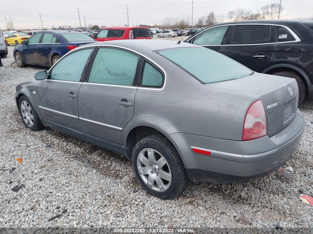 2003 VOLKSWAGEN PASSAT GLX VIN: WVWRH63B73P458369