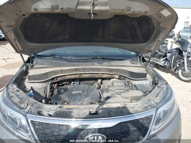 2014 KIA SORENTO LX VIN: 5XYKT4A62EG512094