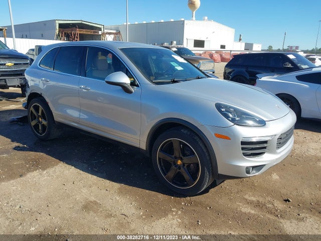 2016 PORSCHE CAYENNE WP1AA2A29GKA09550 Photo 0