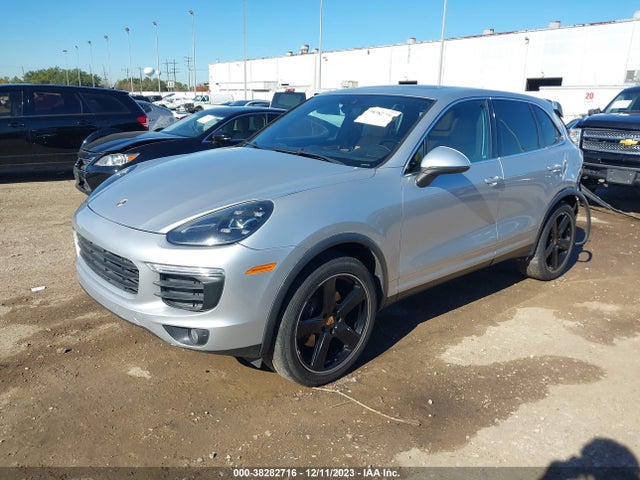 2016 PORSCHE CAYENNE WP1AA2A29GKA09550 Photo 1