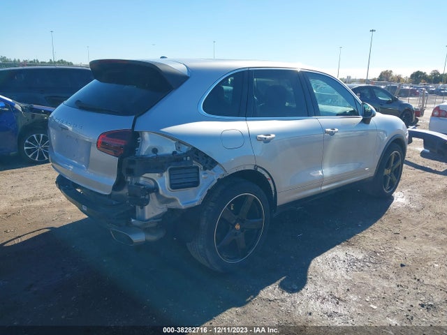 2016 PORSCHE CAYENNE WP1AA2A29GKA09550 Photo 3