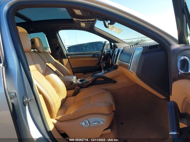 2016 PORSCHE CAYENNE WP1AA2A29GKA09550 Photo 4