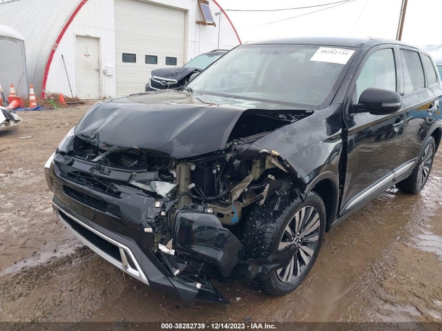 JA4AZ3A35KZ047988 Mitsubishi Outlander Se