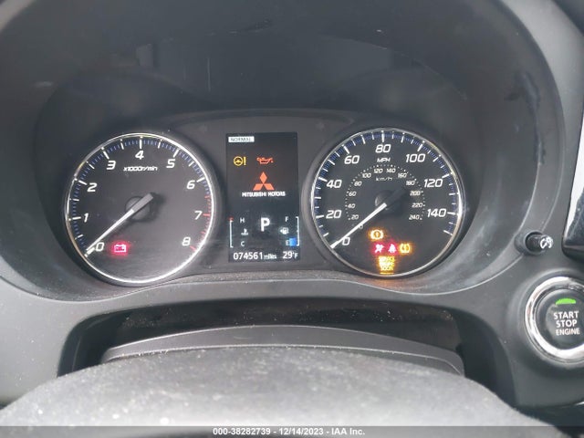 JA4AZ3A35KZ047988 Mitsubishi Outlander Se