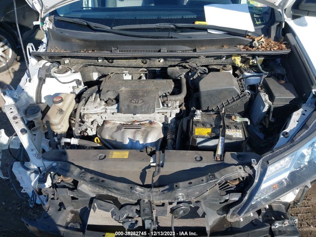 Toyota RAV4 LE 2015 JTMBFREV3FD103639 Image 10