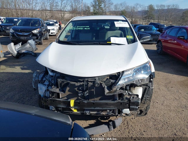 Toyota RAV4 LE 2015 JTMBFREV3FD103639 Image 12