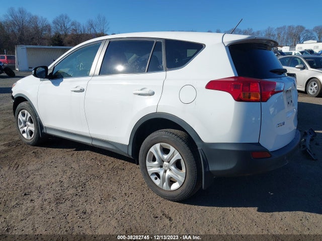 Toyota RAV4 LE 2015 JTMBFREV3FD103639 Image 3