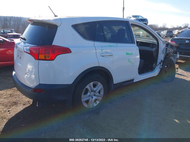 Toyota RAV4 LE 2015 JTMBFREV3FD103639 Image 4