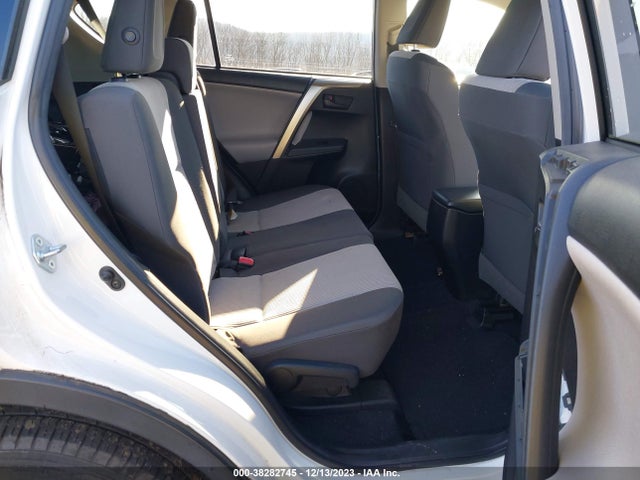 Toyota RAV4 LE 2015 JTMBFREV3FD103639 Image 8