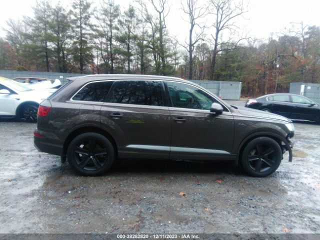 WA1LHAF71KD018268 Audi Q7 45 Premium