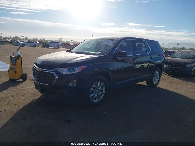 Chevrolet Traverse Ls 2018 1GNERFKWXJJ268282 Image 2