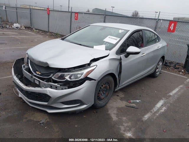 Chevrolet Cruze Ls Auto 2018 1G1BC5SM7J7205135 Image 2