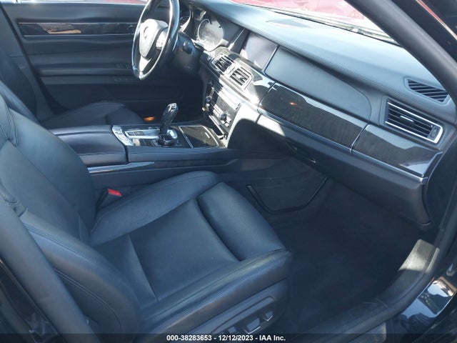 WBAYA8C59FG197706 BMW 750i