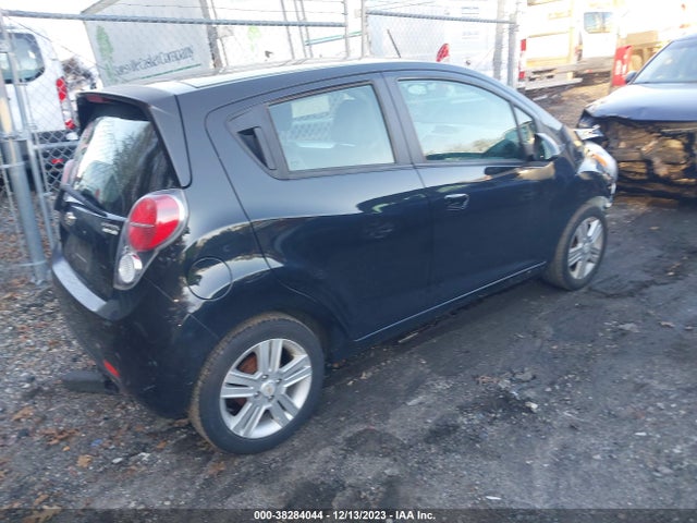 Chevrolet Spark 1lt Auto 2014 KL8CD6S93EC442091 Image 4