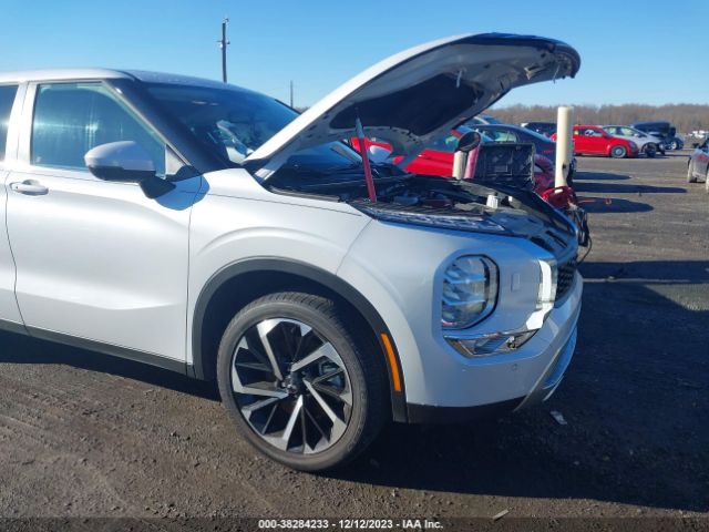 2023 MITSUBISHI OUTLANDER JA4J4UA86PZ032083 Photo 1