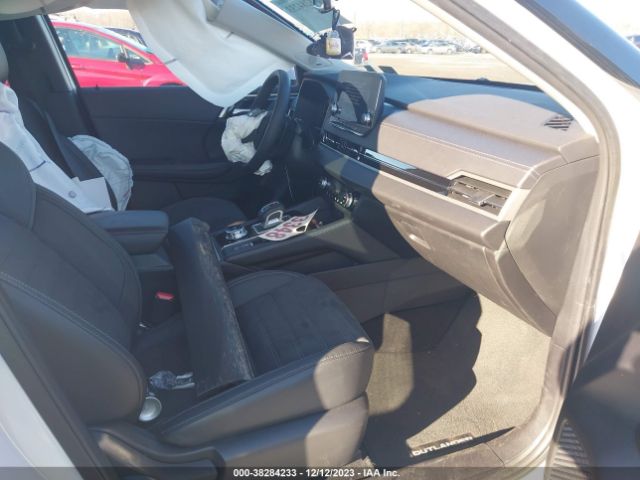 2023 MITSUBISHI OUTLANDER JA4J4UA86PZ032083 Photo 4