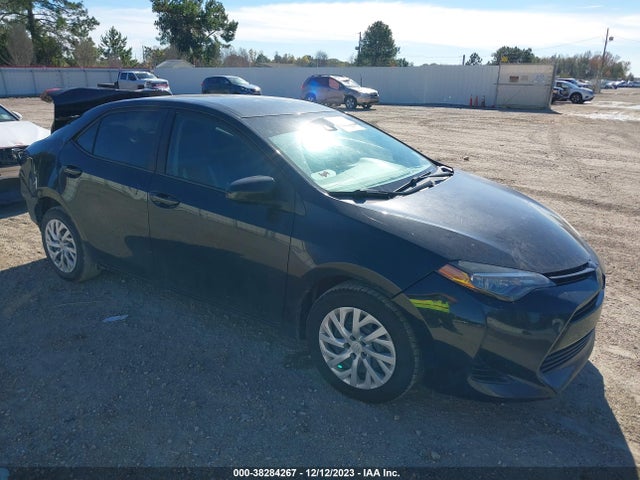 Toyota COROLLA LE 2018 5YFBURHE9JP807464 Image 1