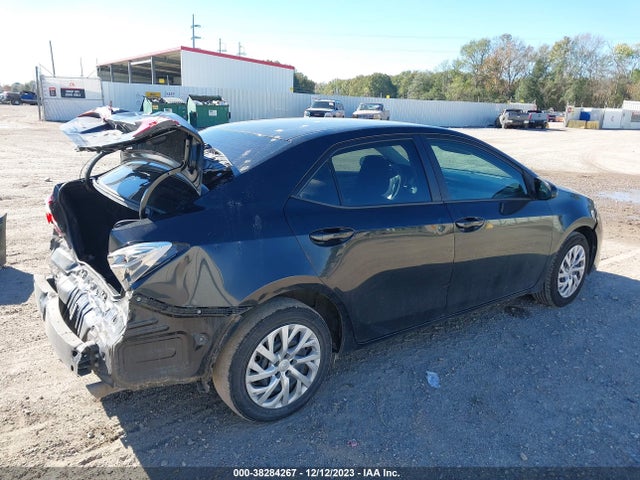 Toyota COROLLA LE 2018 5YFBURHE9JP807464 Image 4