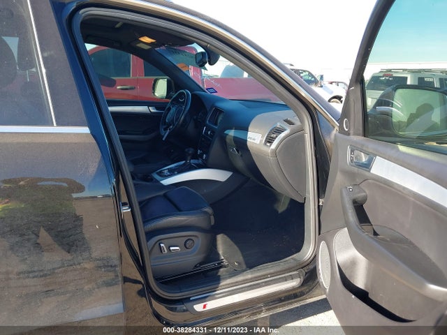 Audi Q5 2.0t Premium 2017 WA1M2AFP8HA047153 Image 5