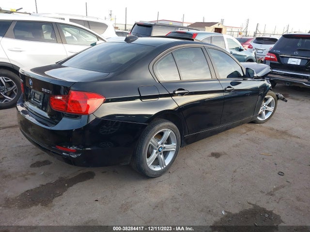 BMW 320i Xdrive 2015 WBA3C3G54FNS74575 Image 4