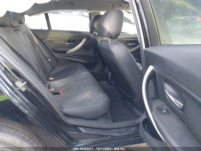 BMW 320i Xdrive 2015 WBA3C3G54FNS74575 Image 8