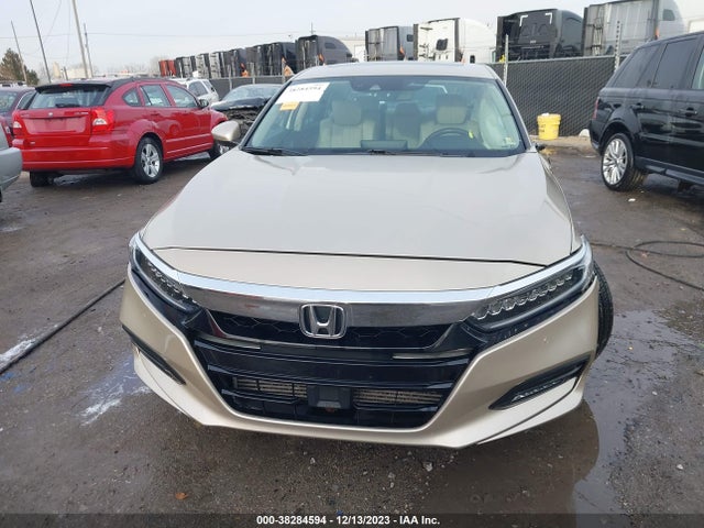 Honda Accord Touring 2018 1HGCV1F97JA122863 Image 13