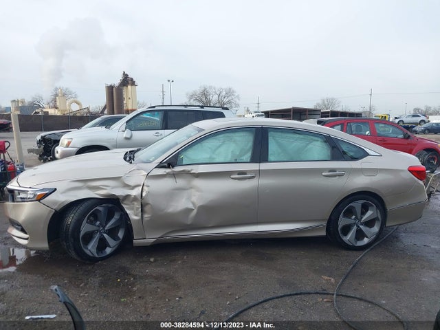 Honda Accord Touring 2018 1HGCV1F97JA122863 Image 15