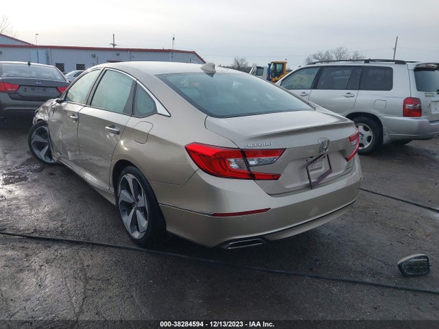 Honda Accord Touring 2018 1HGCV1F97JA122863 Image 3
