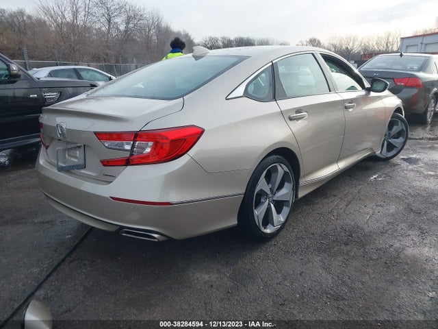 Honda Accord Touring 2018 1HGCV1F97JA122863 Image 4