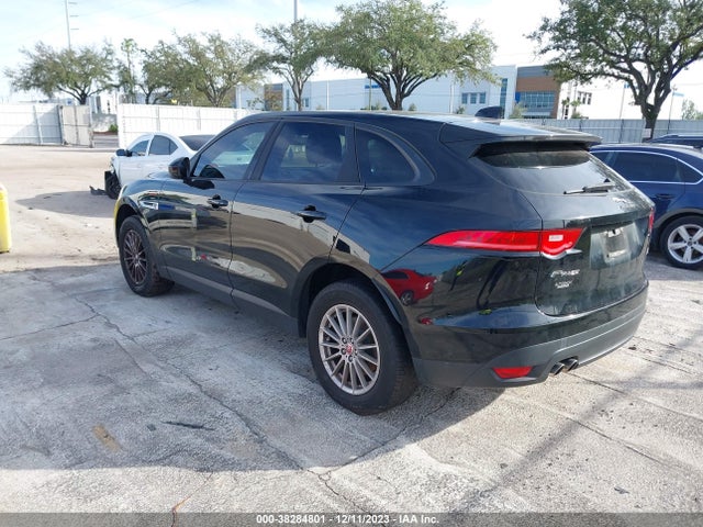 2017 JAGUAR F-PACE SADCS2BN8HA492511 Photo 2