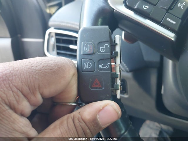 2019 JAGUAR F-PACE SADCL2FX4KA397444 Photo 10