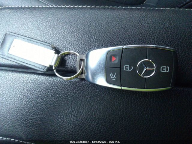 W1N4M4HB4LW037890 Mercedes-Benz Glb 250 4matic