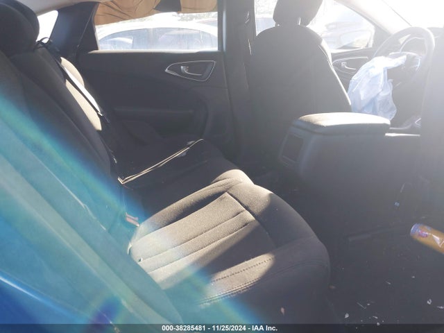 Chrysler 200 Limited 2015 1C3CCCABXFN690118 Image 8